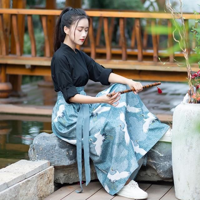 春天踏青汉服穿搭,春天踏青汉服穿搭图片