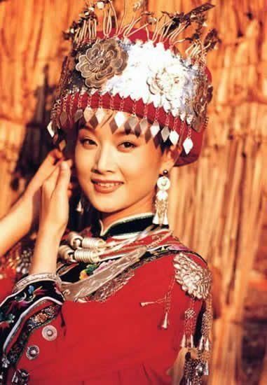 宋祖英的海军政治部歌舞团是什么编制,都享受