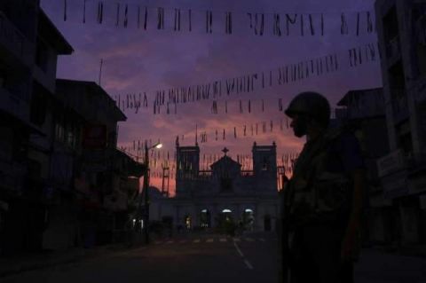 斯里兰卡爆发激烈枪战,至少15人当场丧命,包括