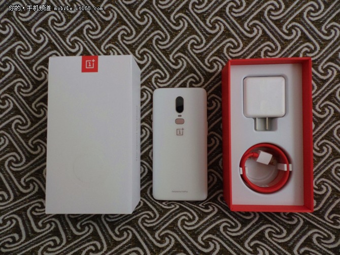 西装暴徒的最佳诠释 一加手机6上手体验_【快