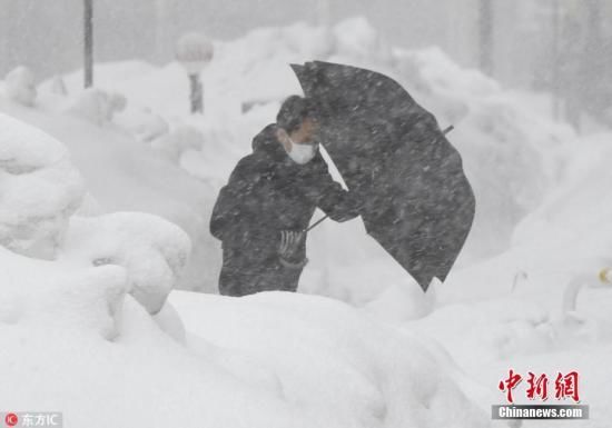 日本连日暴雪已致多人死伤，有的地区积雪5米！