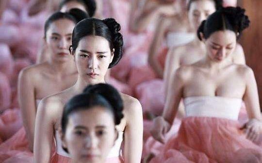 怪！奇葩皇帝自称杂种，殿上养驴，床头系马，最大爱好更令人发指