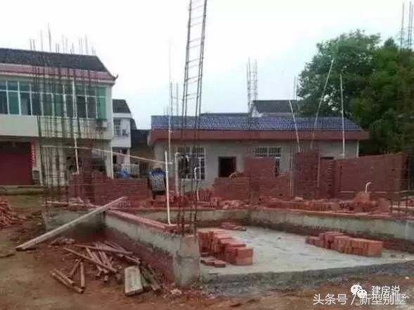 建房时媳妇百般反对，别墅建成后媳妇夸我审美观好