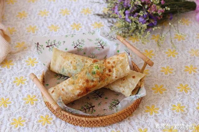 鸡蛋葱油饼，全家人都喜欢的营养早餐，又香又软，好吃可口到不行