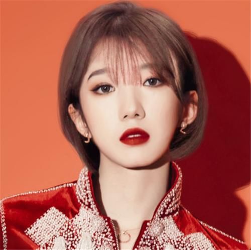 火箭少女换上短发，杨超越叛逆，傅菁霸气，看到孟美岐：太合适了