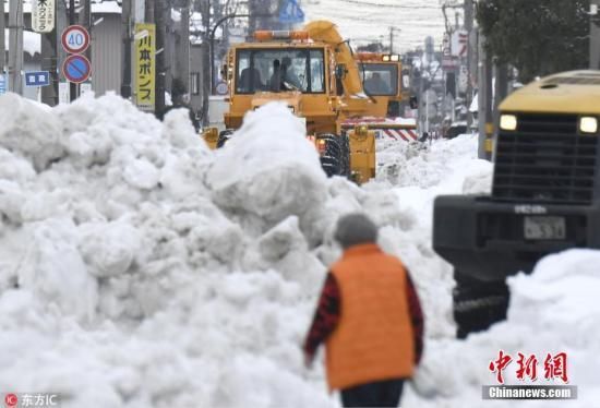 日本连日暴雪已致多人死伤，有的地区积雪5米！