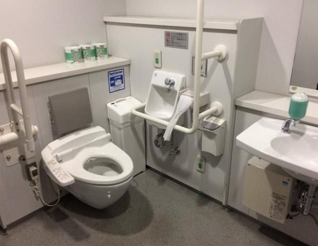 为何日本的厕所比中国的技术先进很多?某日本
