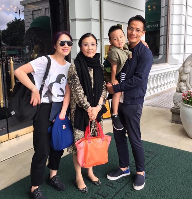 杨千嬅送平价月饼被嘲小气,自留千元贵价款,汪明荃发声帮解围
