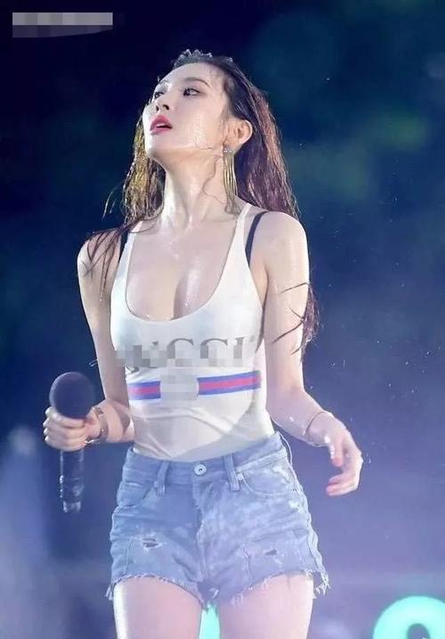 性感女神宣美穿裙子电脑热舞,纸片短到裆,裙子性感美女背景图片图片