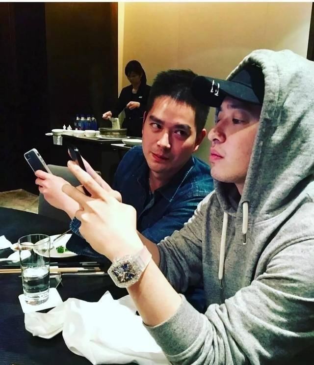 潘玮柏在《中国有嘻哈》上亮出的腕表到底值多