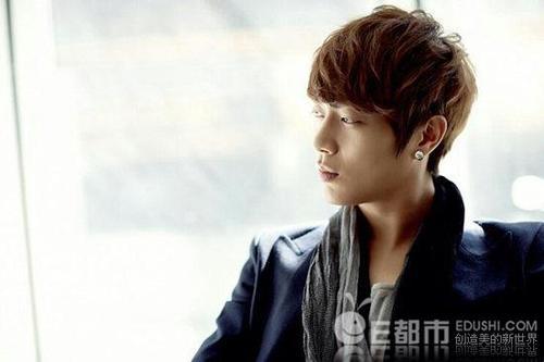 尹斗俊入伍确定 暂别粉丝荧幕揭尹斗俊个人资