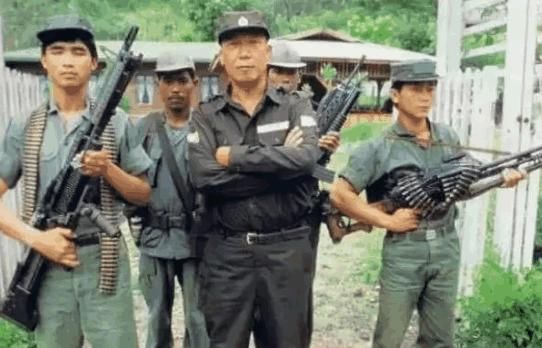 他是美国人都打不赢的大毒枭,为何不敢把毒品