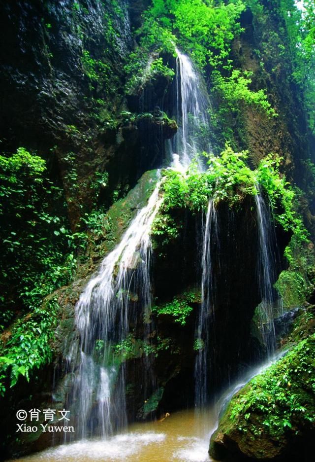 这个绵延十多公里的大地缝，以奇秀雄险幽著称，在云南都很少见