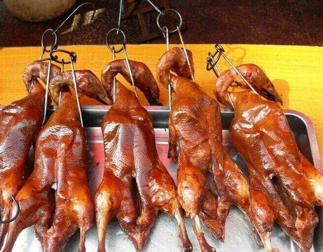 街头十几元一只的烤鸭到底能不能吃?看完这个,你再决定吃不吃