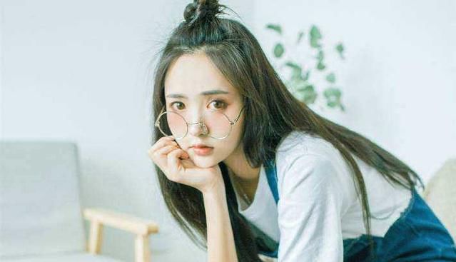 心理测试:你过来哪个美女浴池转觉得最漂亮?测看美女背影图片
