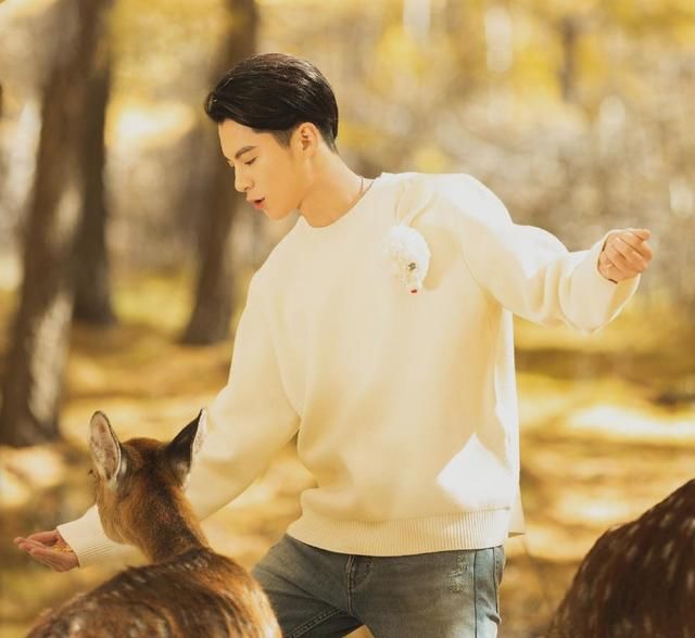 同穿初恋白毛衣,邓伦霸气,马天宇温暖,蔡徐坤秒