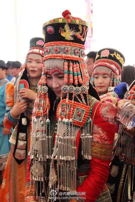 文化|鄂尔多斯蒙古族服饰