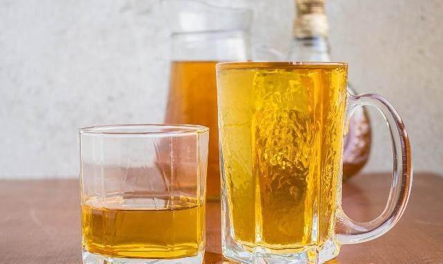 颈椎病人可以喝酒吗?白酒适量,忌啤酒!_【快资