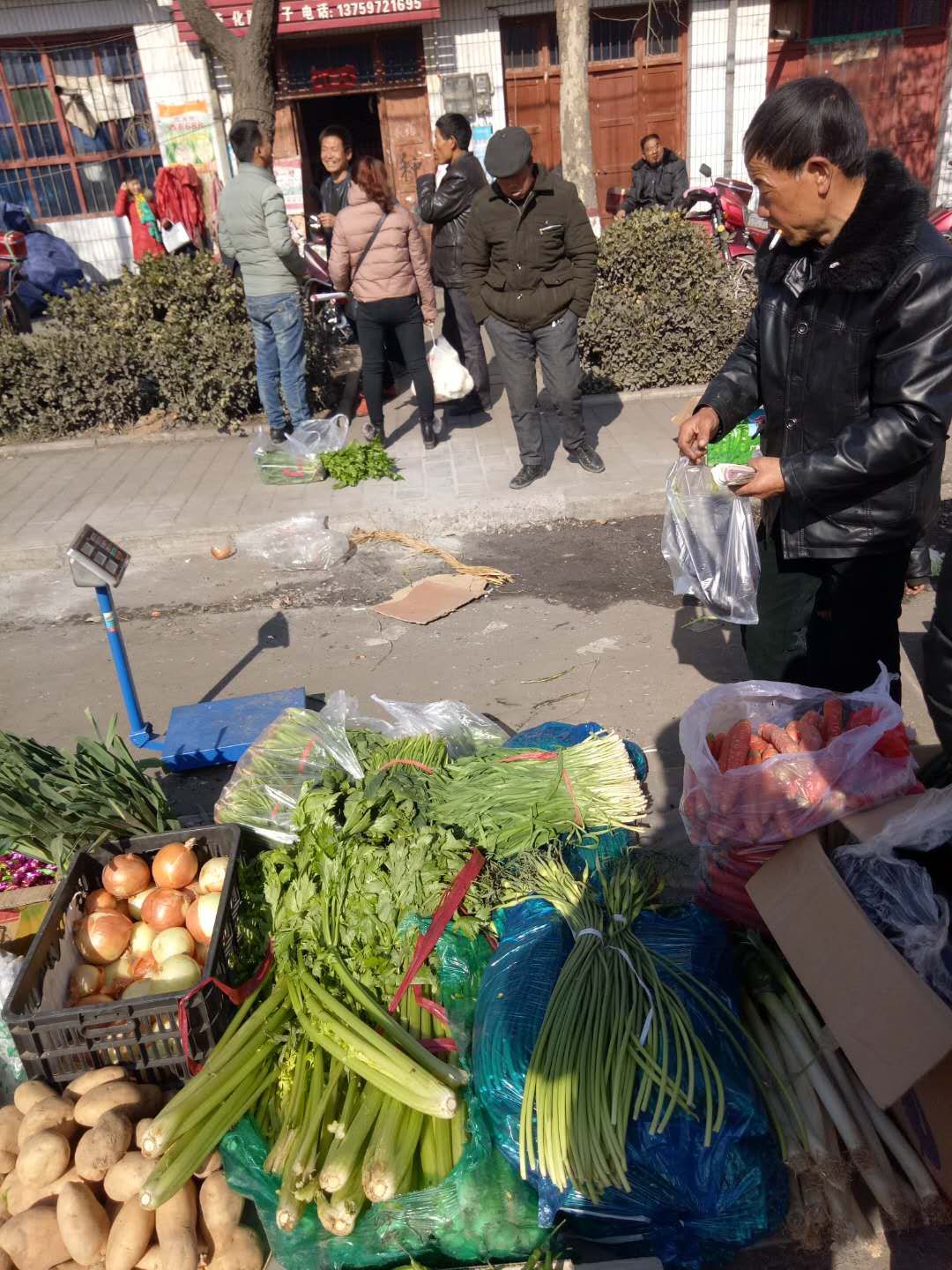 珍藏的年集相片，这是我们真实的生活水平，是不是给咸阳市丢脸了