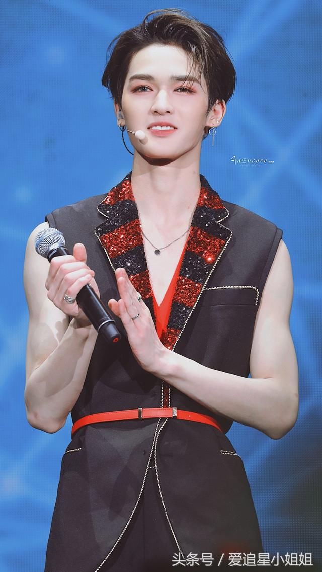 乐华七子成都见面会:范丞丞游戏环节撒娇,Just