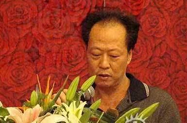 40年前去深圳做建筑工人，今资产过千亿，是最神秘的潮汕富豪之