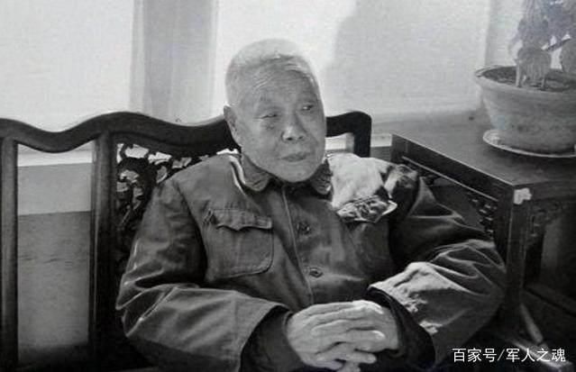 清朝最后太监自曝:晚上伺候贵妃时,鞋里要藏物,不然会被打!