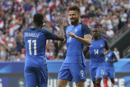 致命隐患!法国一战暴露阵容问题,球迷此时想念