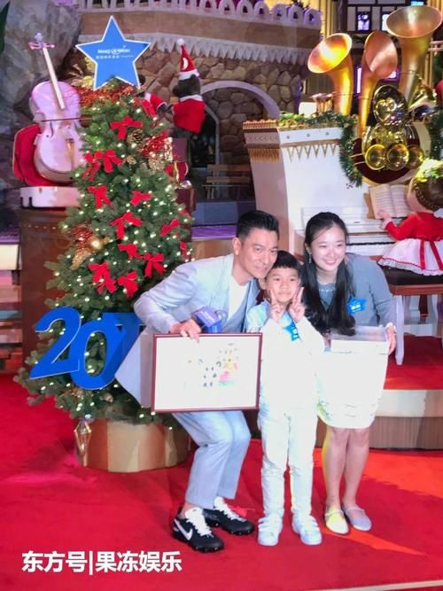 刘德华出席活动破退休传闻,自爆幼时想当消防员