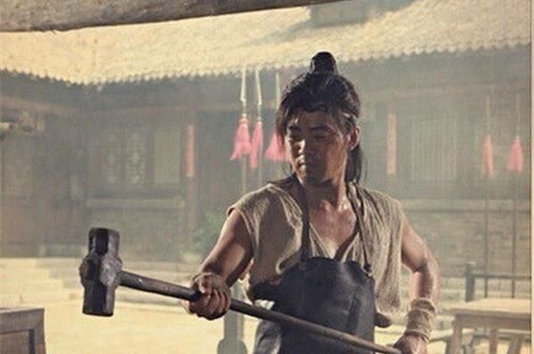 梁山天佑星,遭亲人陷害落草为寇,因战友离去命