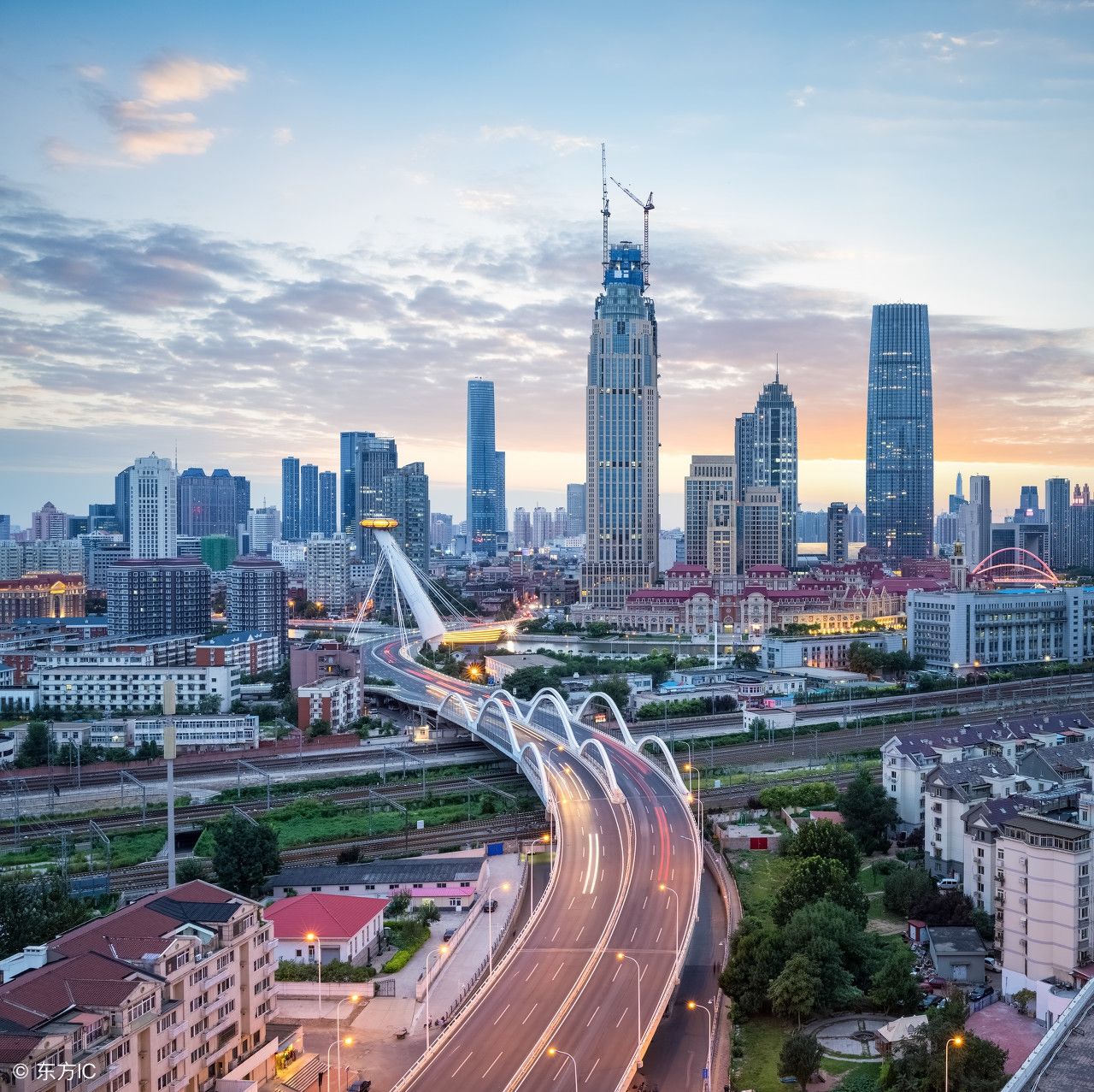 我国建成区面积十大城市，北京第一成都第九，你猜上海和重庆第几