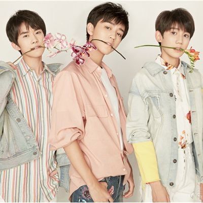 鹿晗、吴亦凡已经过气?2018流量担当是他们.