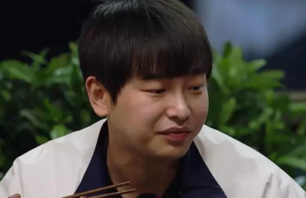 气球精?节目上彭昱畅胖得人人嫌,一月后又瘦回