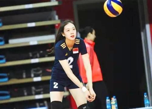 她比惠若琪还美,被郎平邀请入队,却因个人原因