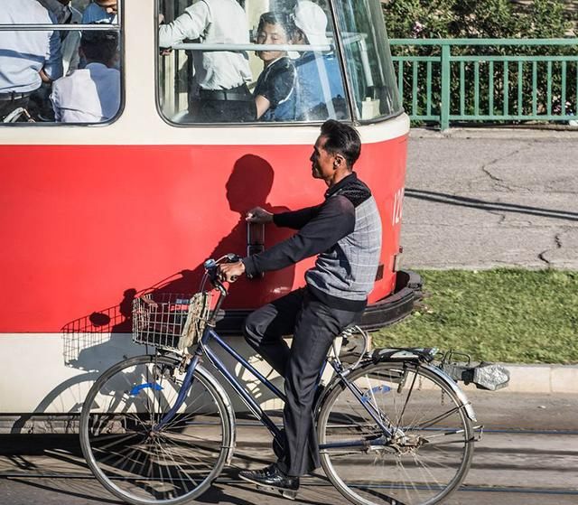 中国游客到朝鲜旅游，对朝鲜的这些现象表示不能理解！