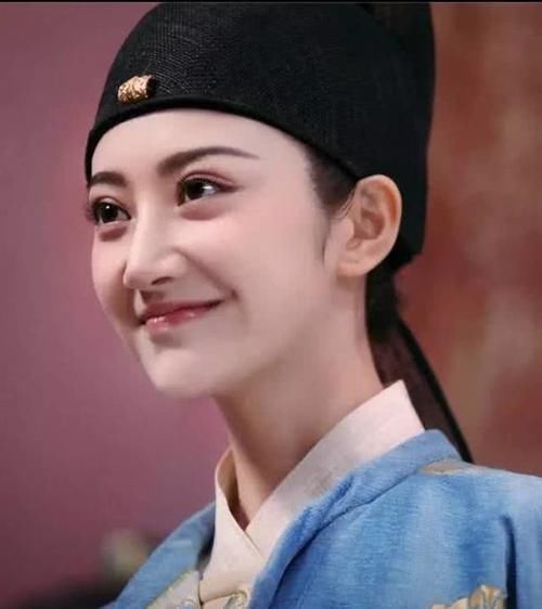 戚薇整容_戚薇不对称短发图片_戚薇是什么脸型-圈子花园图片