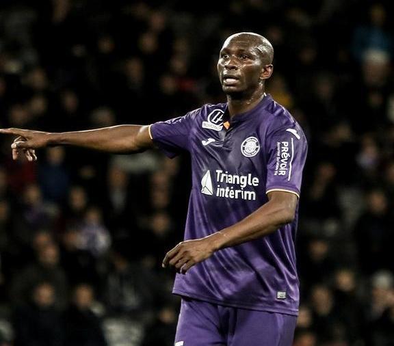 试训武汉!前中超顶级兽腰如今遭解约 是卓尔的