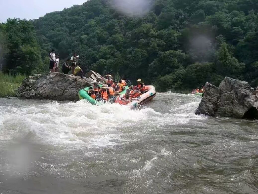 北方第一漂--红河峡谷漂流景区赏析