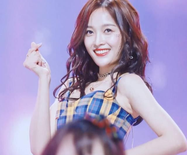 李子璇加杨芸晴的双C位,宇宙少女吴宣仪怎么可