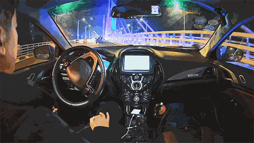 以后驾照会被淘汰? 杀入春晚 百度无人驾驶打