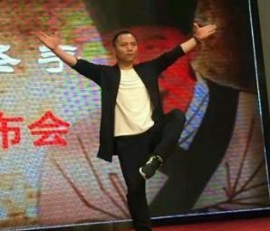 做过少林武僧,到香港一年赚50万,却为帮助留守