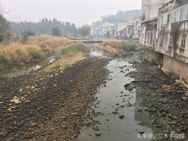 新农村给农民带来很多变化，也有些令人揪心的问题，来看看有哪些