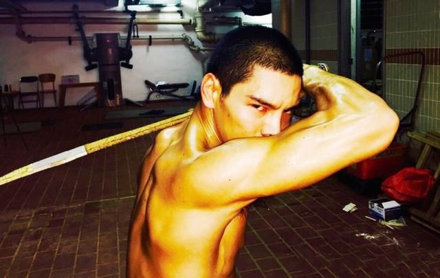 向佐与郭碧婷承认恋情,网友大感意外,郭碧婷不