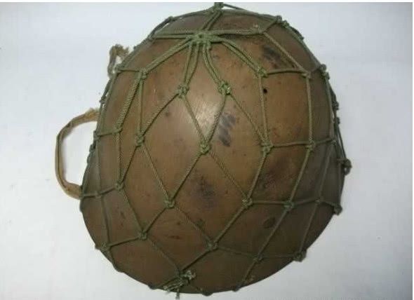 为什么二战期间日军头盔上都有一张网,两大作