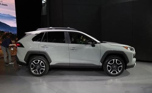 2019款全新丰田RA.V,外观时尚霸气,男人的专