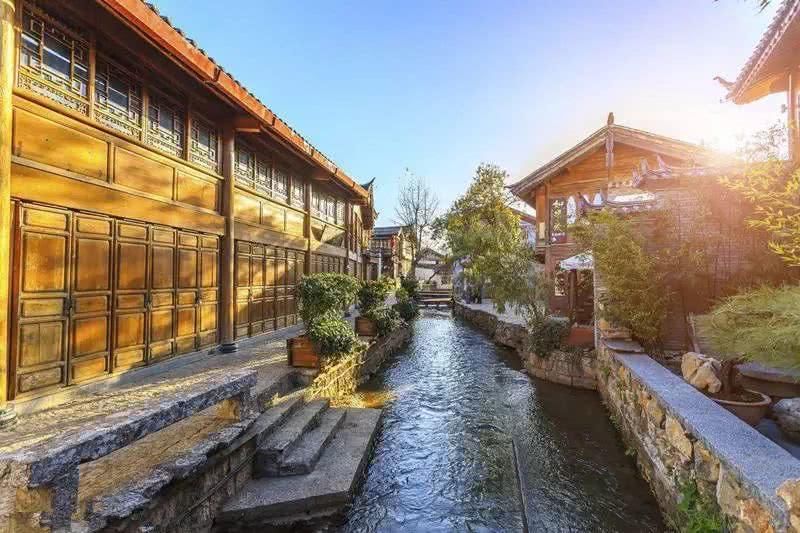 去丽江吧，不问来路，只向归途！