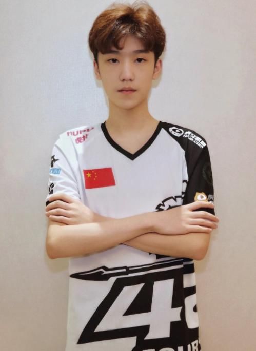 韦神用两百万买的选手,黄金大奖赛却无法上场