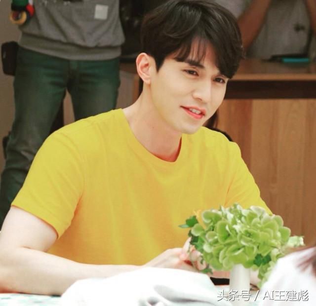 他曾和李准基、韩孝周合作,长相独特的他,凭什