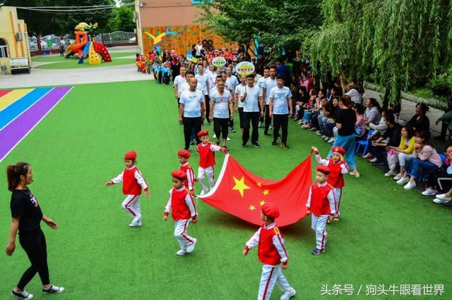 六一前夕幼儿园举办亲子运动会 儿童们萌态百出