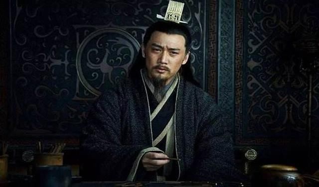 此人与镇北大将军齐名,妙计平南夷,刘备慧眼识