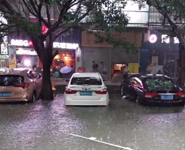 广州暴雨城市被淹，多人被电死：思考城市的排水泄洪问题！